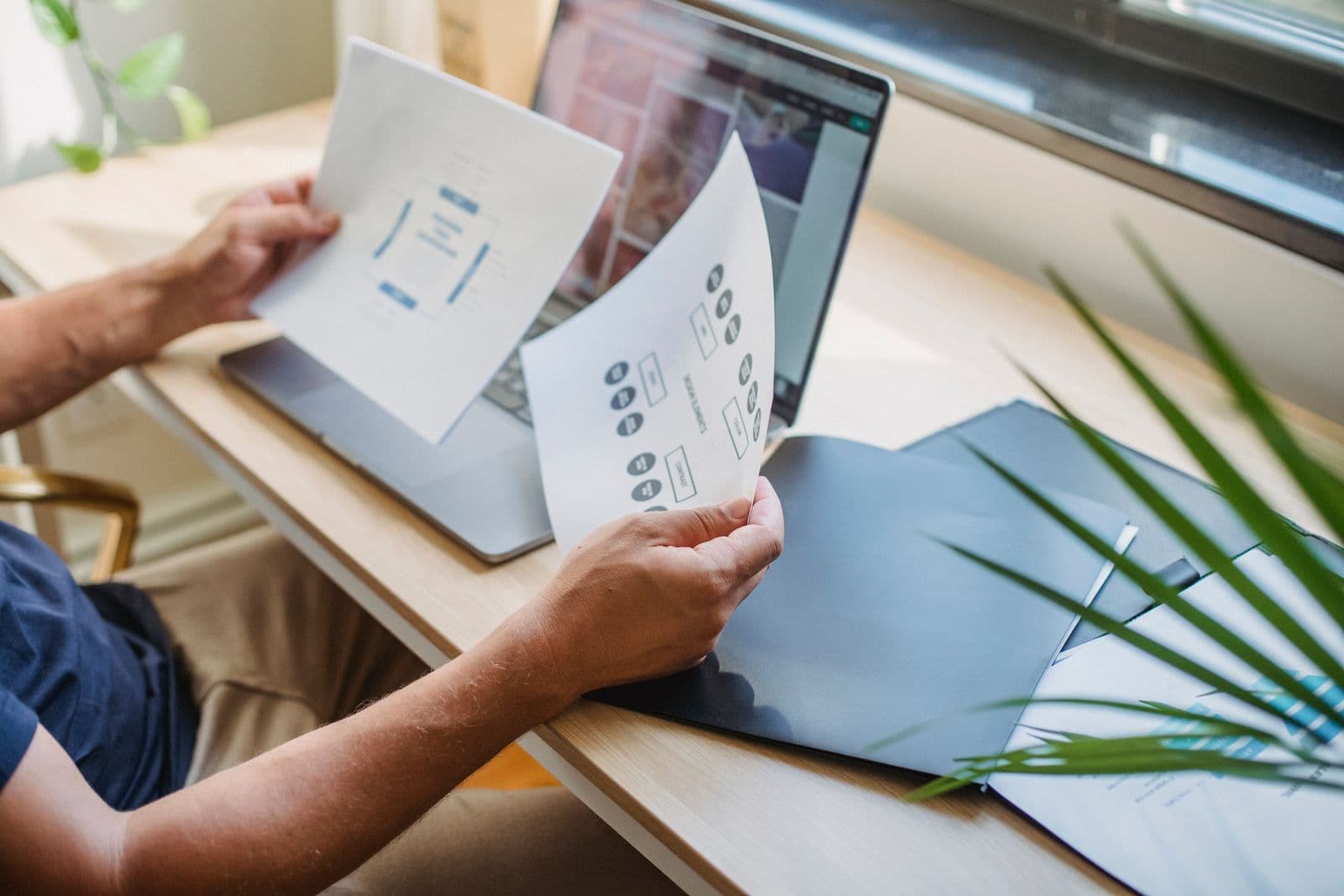 Folders and categories document library synced on a laptop and phone